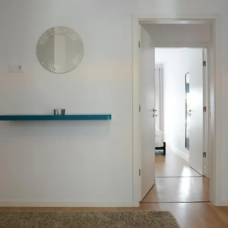 Apartment Entrecampos 6 *