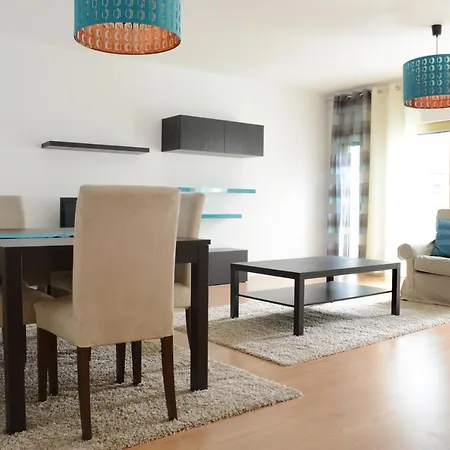 Apartment Entrecampos 6 *